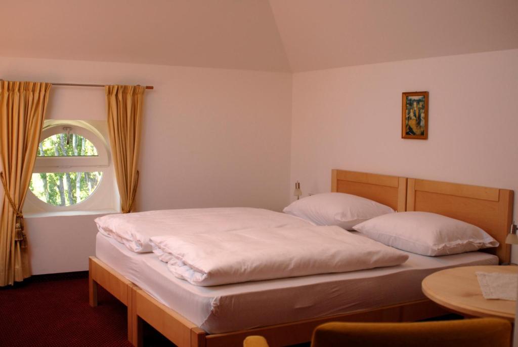 Hotel Dolomiten Колалбо Стая снимка